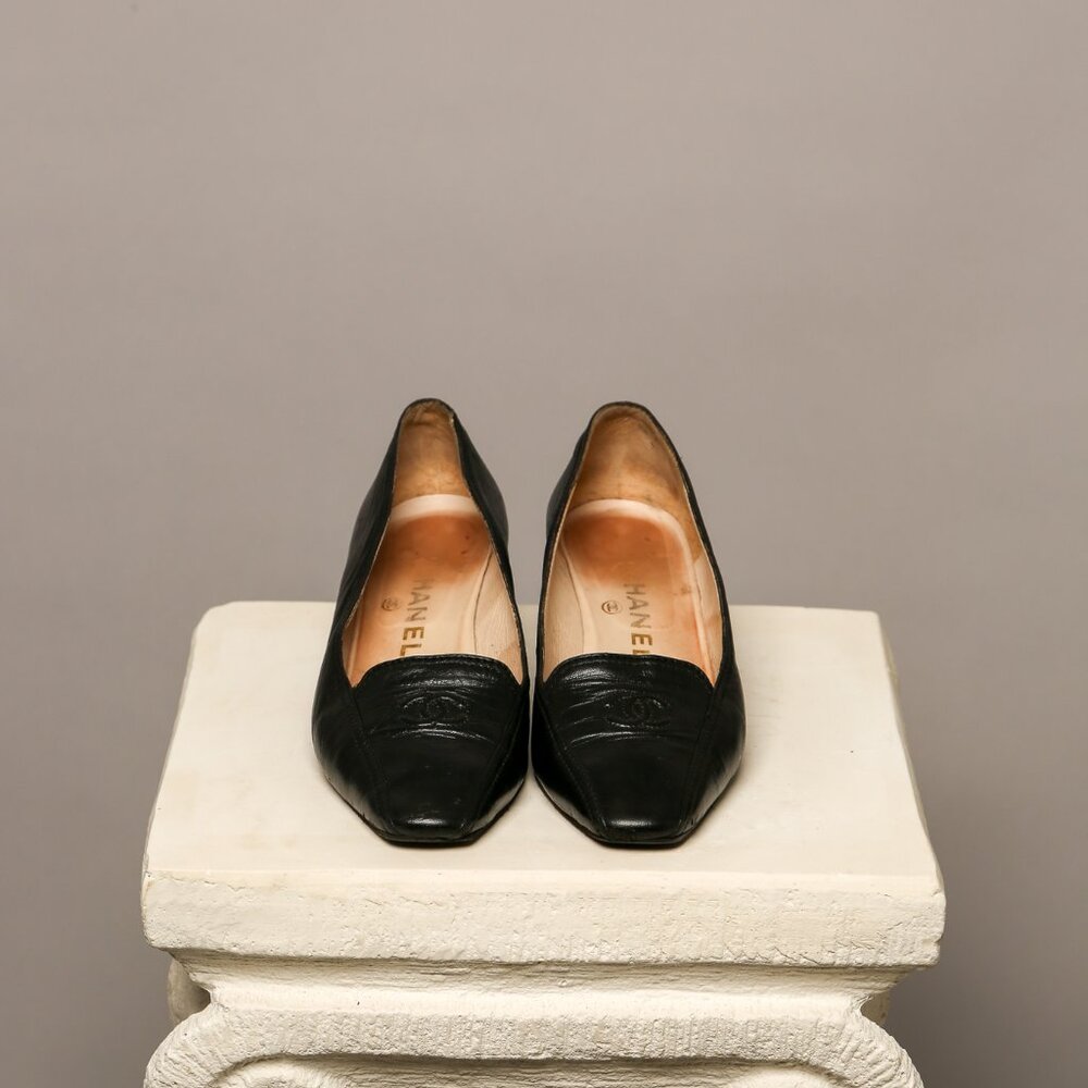 CHANEL Black Pumps - Picture 5 of 7